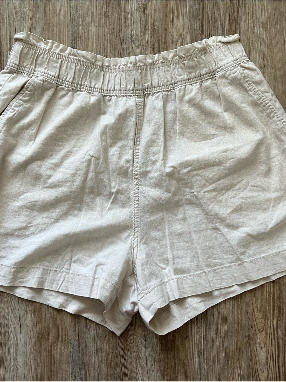 H&M High-Waist Cream Linen Blend Shorts